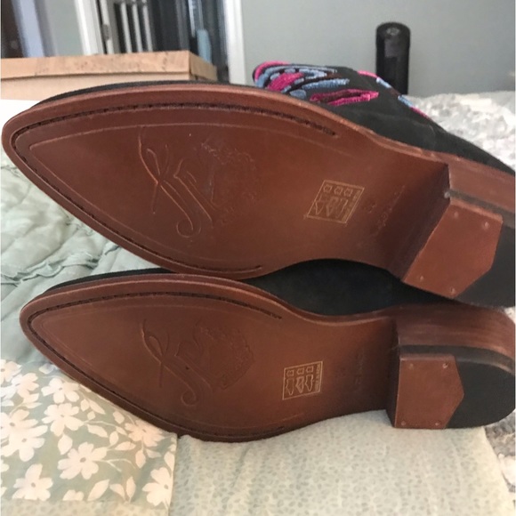 Free People *NEW*  Roundhouse Stitch Suede Leather Boots Size 9.5/39 Black Combo - Picture 2 of 3